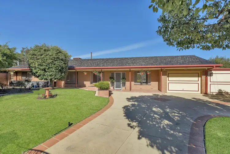 3 Dennis Grove St, Vista SA 5091