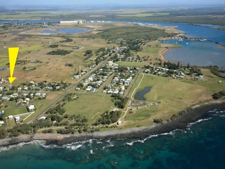 4 Young Street, Burnett Heads QLD 4670