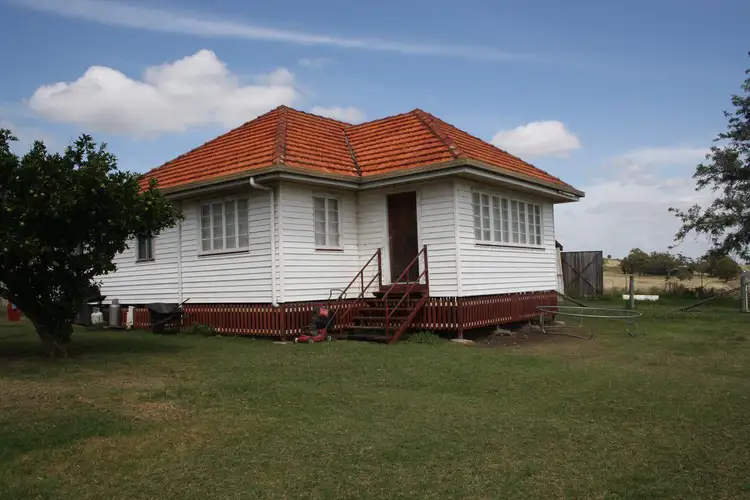 11257 Cunningham Highway, Gladfield QLD 4370