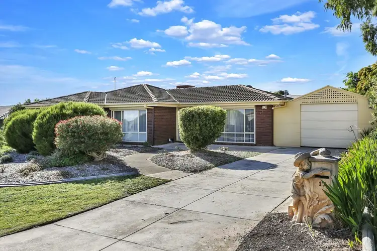 17 Kanimbla Crescent, Craigmore SA 5114
