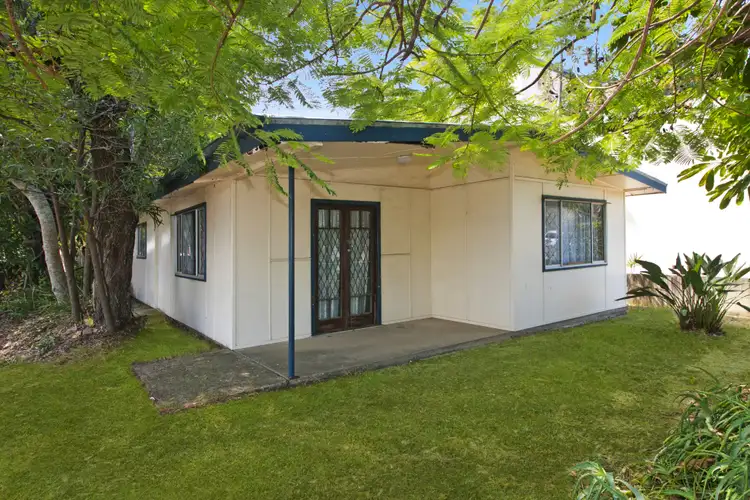 21 Twenty Fourth Ave, Palm Beach QLD 4221