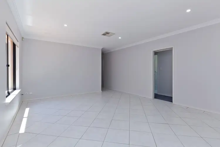 Sixth view of Homely villa listing, 2/3 Kitchener Road, Melville WA 6156