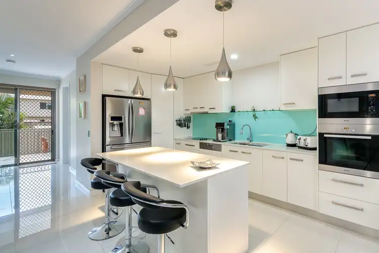 4/114 The Esplanade, Paradise Point QLD 4216