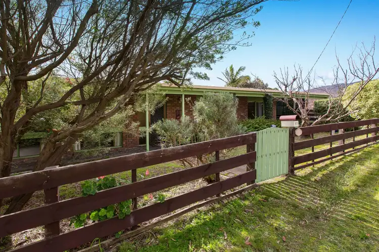 77 Leon Avenue, Rosebud VIC 3939