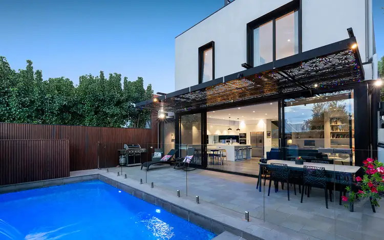 52 Carpenter St, Brighton VIC 3186