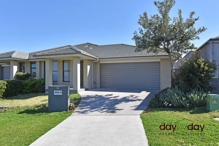 32 Threlkeld Cres, Fletcher NSW 2287