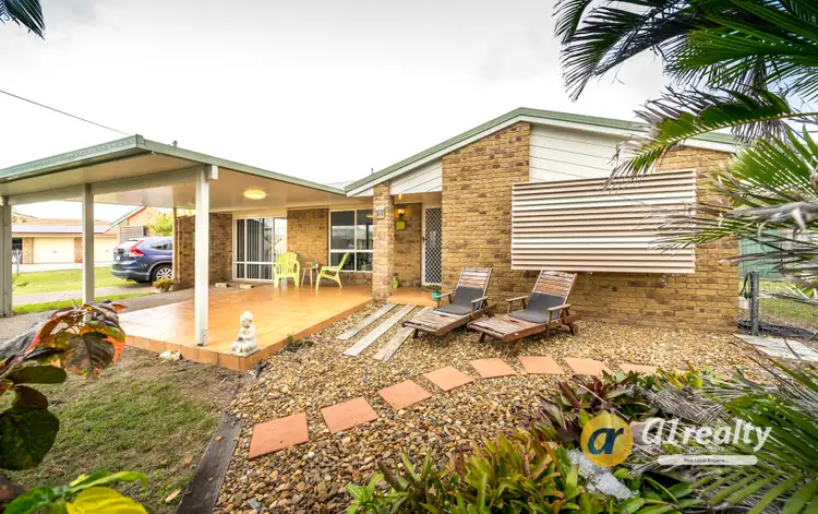 Unit 2/3 Rose Ct, Woodgate QLD 4660