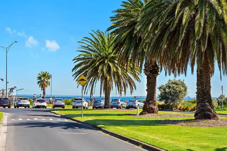 2, 2 North Rd, Brighton VIC 3186