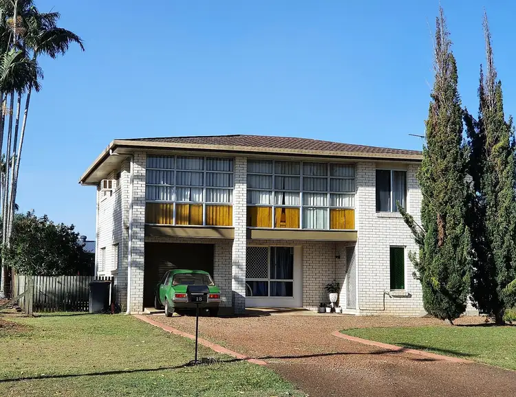 18 High St, Tinana QLD 4650