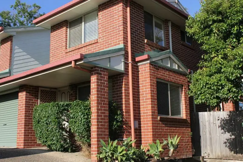 Main view of Homely townhouse listing, 3/27 Fenton St, Fairfield QLD 4103