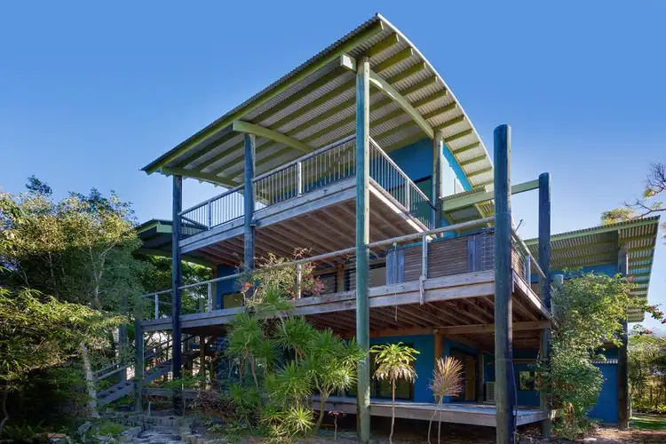 25 Naiad Court, Rainbow Beach QLD 4581