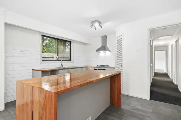 Sixth view of Homely house listing, 5 Corryong Ct, Alfredton VIC 3350