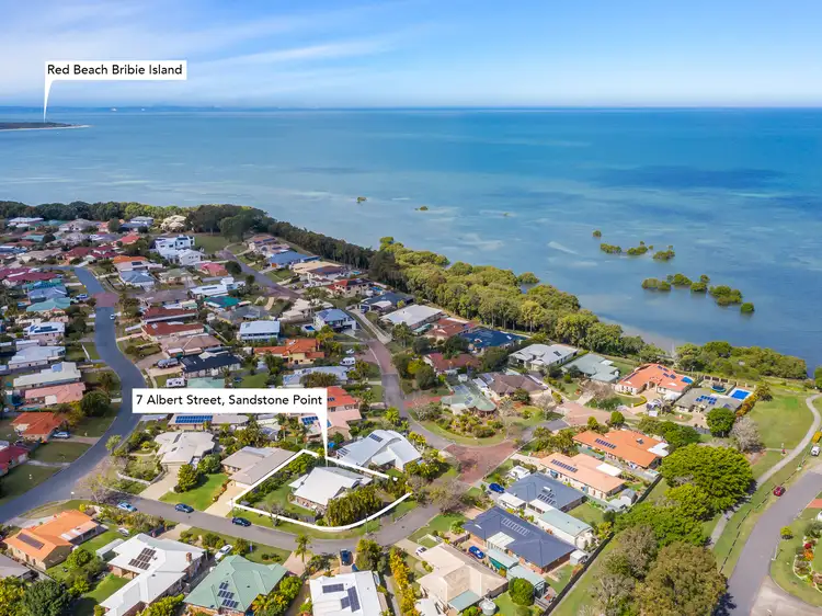 7 Albert Pl, Sandstone Point QLD 4511