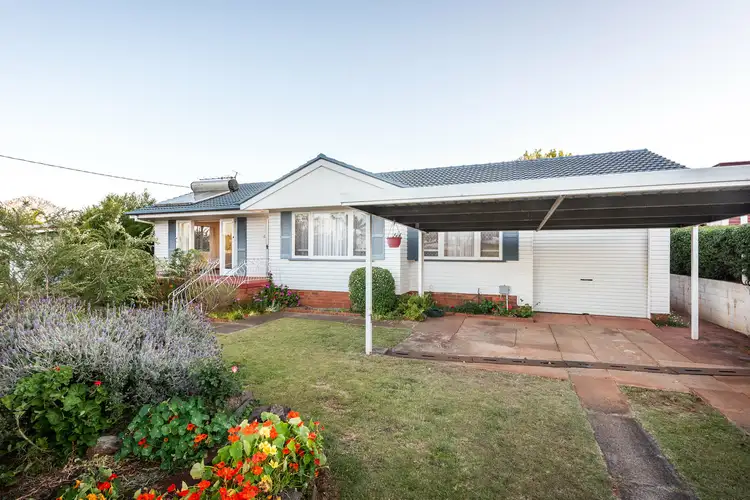 16 Mcnamara St, Centenary Heights QLD 4350