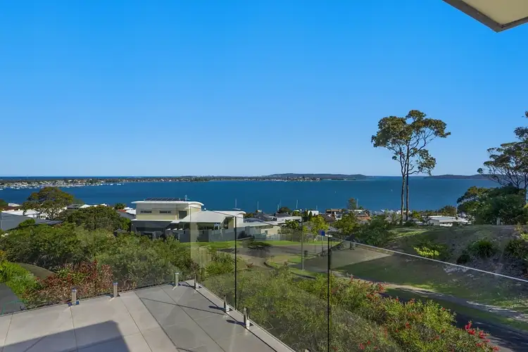 14 Meridian Cl, Belmont NSW 2280