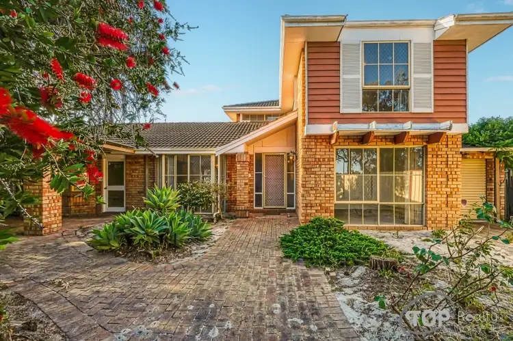 Second view of Homely house listing, 6 Haven Place, Thornlie WA 6108
