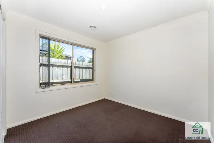 Fifth view of Homely townhouse listing, Unit 1/25 Fernlea Cl, Trafalgar VIC 3824