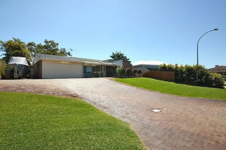 11 Willow Creek Mews, Woodvale WA 6026