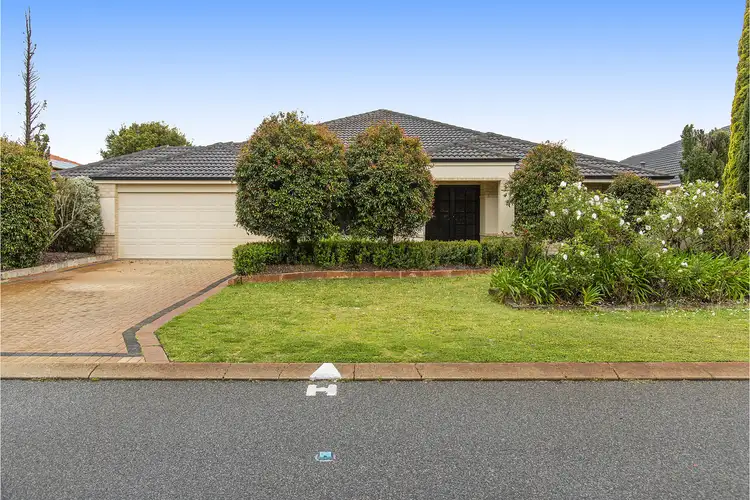 14 Kingsland Loop, Canning Vale WA 6155