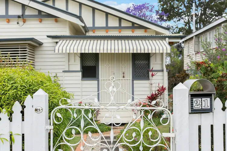 21 Booval St, Booval QLD 4304