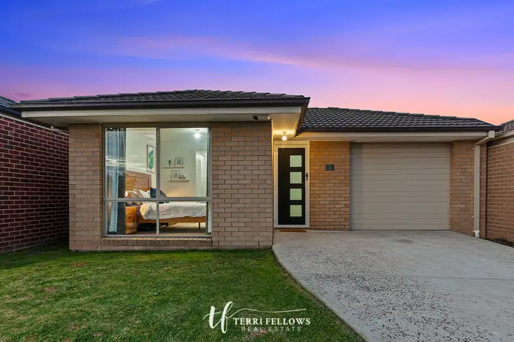 11 Jennifer Ct, Pakenham VIC 3810
