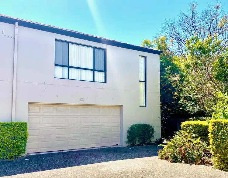 Unit 3/73 Pohlman St, Southport QLD 4215