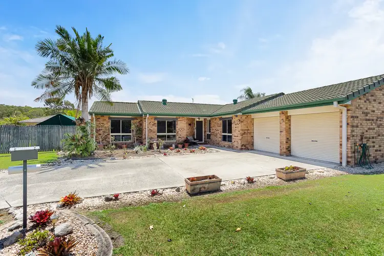 2 Bream Ct, Sandstone Point QLD 4511