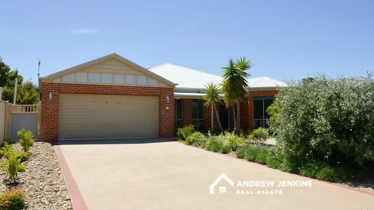 11 Victoria Ave, Barooga NSW 3644