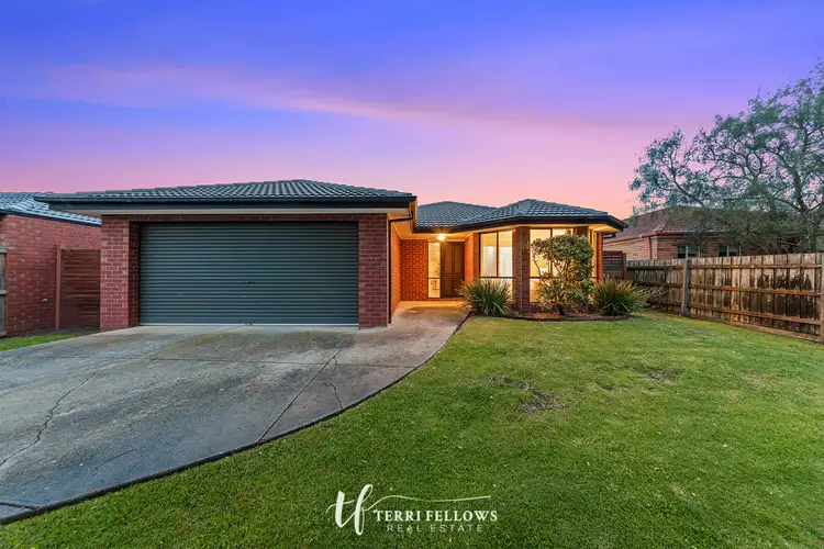 33 Bounty Way, Berwick VIC 3806