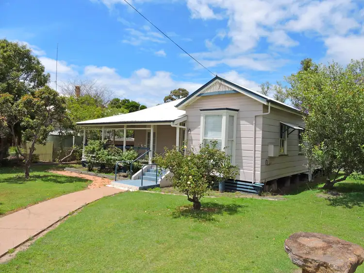 12A Locke St, Warwick QLD 4370
