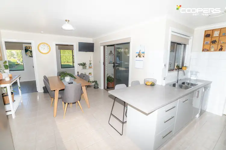 Fifth view of Homely house listing, 2 Brolga Ct, Melton VIC 3337