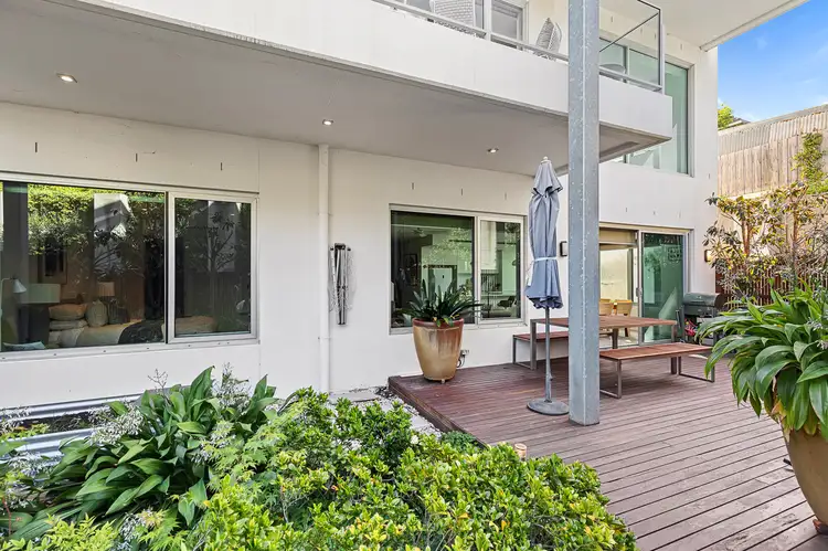 9/15 Beach Rd, Hampton VIC 3188