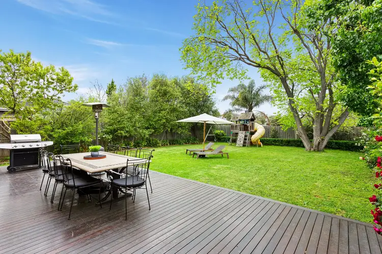 134 Ludstone St, Hampton VIC 3188