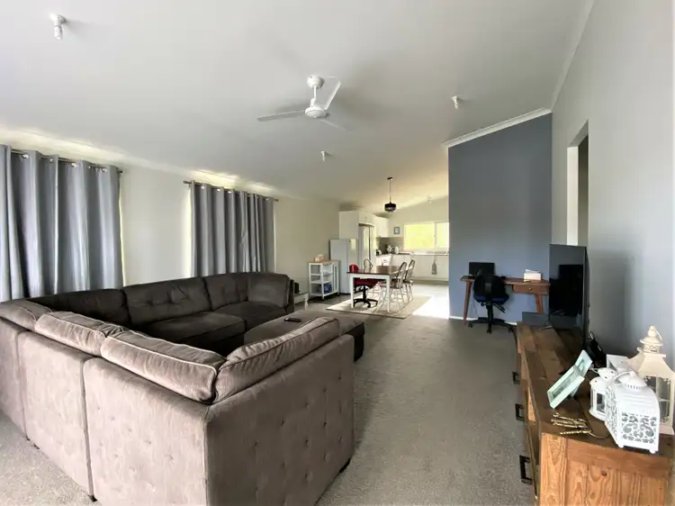 Fourth view of Homely house listing, 10 Alistair Ct, Macleay Island QLD 4184
