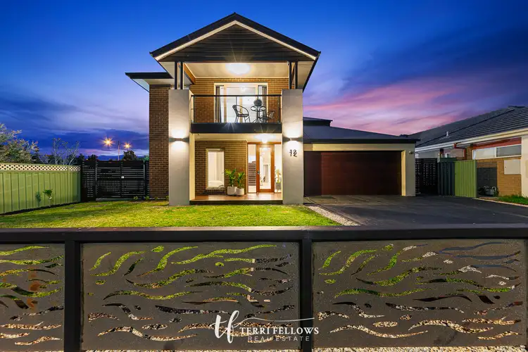 12 Dusseldorp Ave, Pakenham VIC 3810