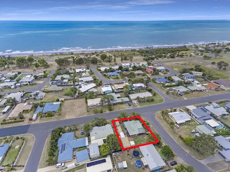 11 Acacia St, Moore Park Beach QLD 4670
