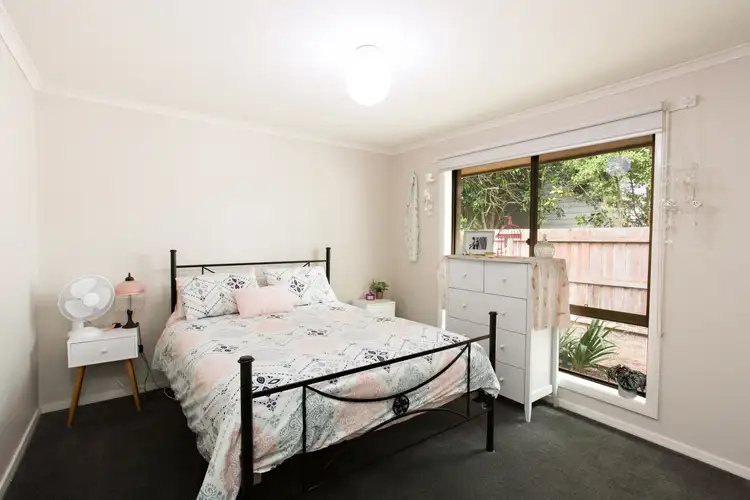 Fifth view of Homely unit listing, Unit 4/120 Cuthberts Rd, Alfredton VIC 3350