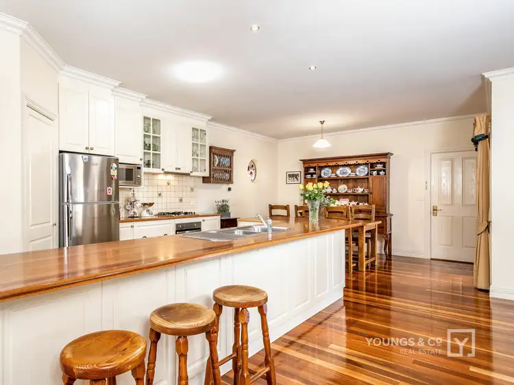 Fifth view of Homely house listing, 8 Crerar Ct, Mooroopna VIC 3629