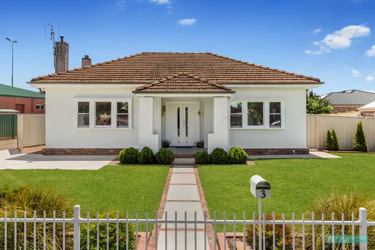 3 Station St, Kangaroo Flat VIC 3555