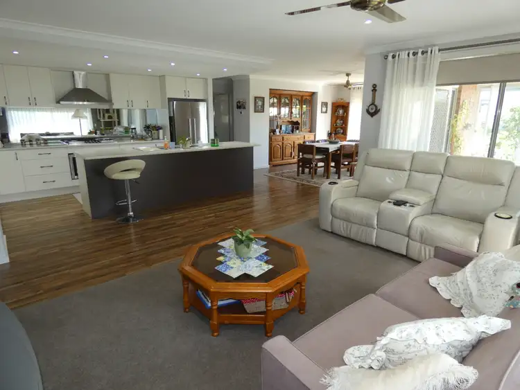Second view of Homely house listing, 10 Brolga St, Bairnsdale VIC 3875