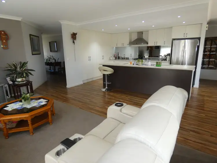 Fifth view of Homely house listing, 10 Brolga St, Bairnsdale VIC 3875