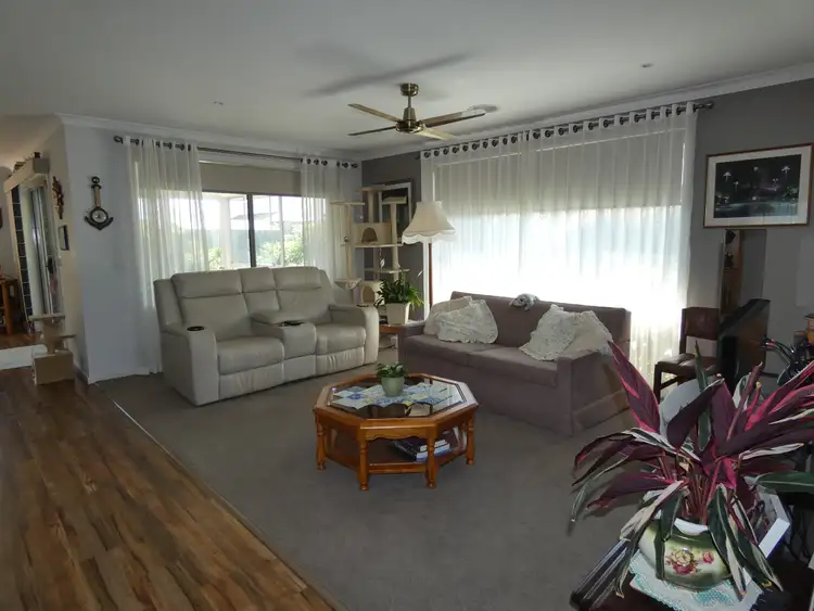Seventh view of Homely house listing, 10 Brolga St, Bairnsdale VIC 3875