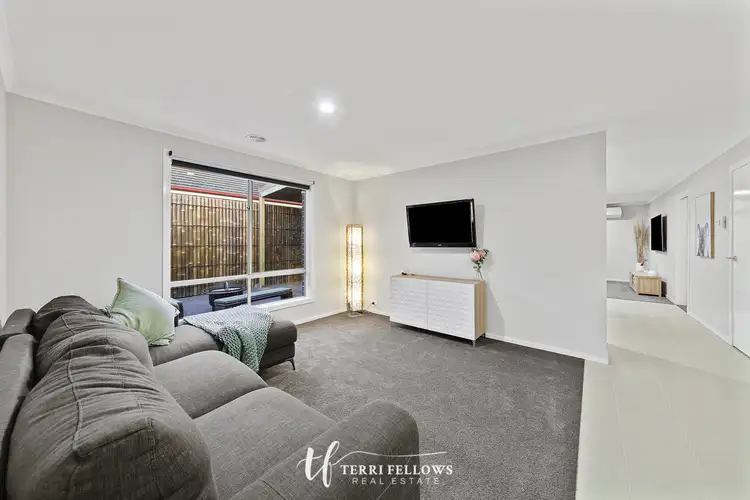Second view of Homely house listing, 15 Killarney Cres, Pakenham VIC 3810