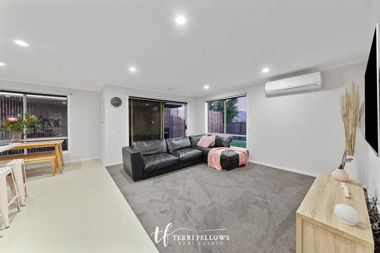 Fifth view of Homely house listing, 15 Killarney Cres, Pakenham VIC 3810