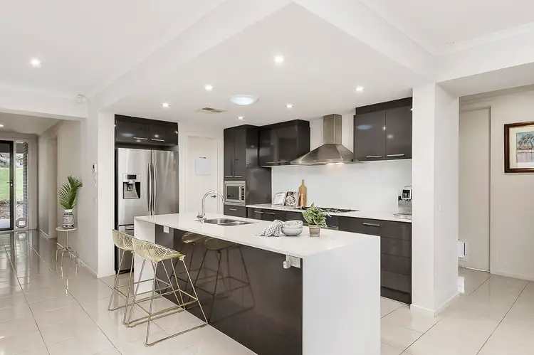 16 Hallmark Ct, Mount Barker SA 5251