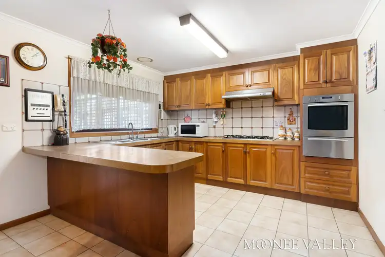 Fifth view of Homely house listing, 11 Brighton Court, Avondale Heights VIC 3034