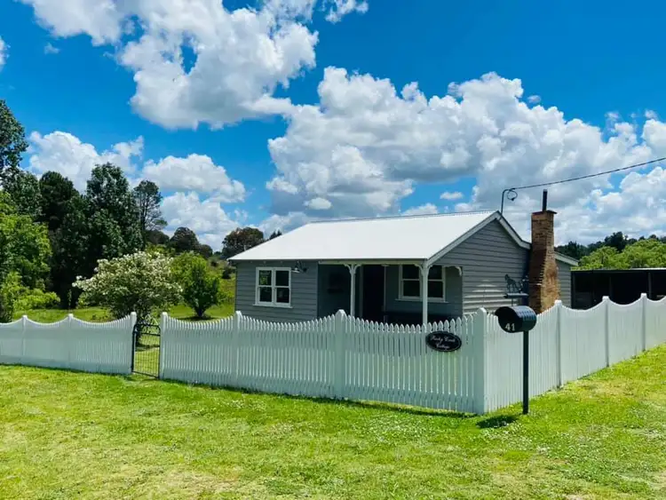 41 Uralla St, Uralla NSW 2358