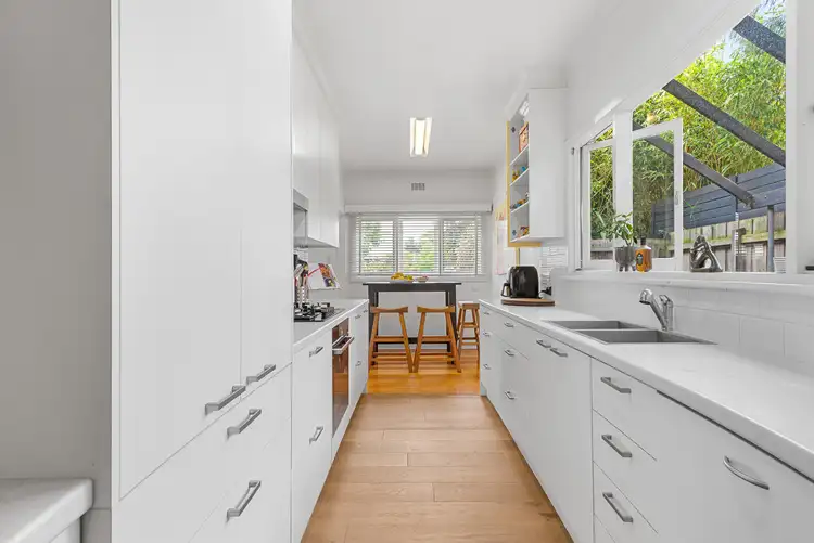 Fifth view of Homely house listing, 2 Ward St, Cheltenham VIC 3192