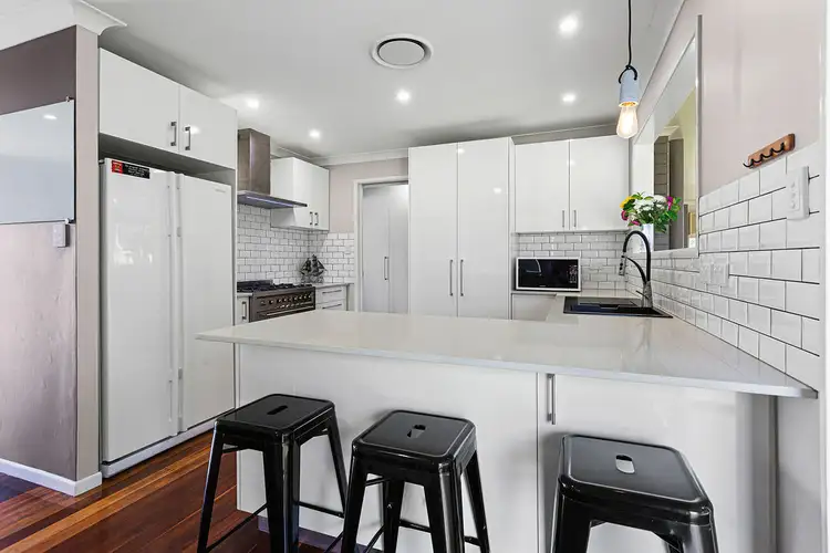 16 Warrawong St, Eastern Heights QLD 4305