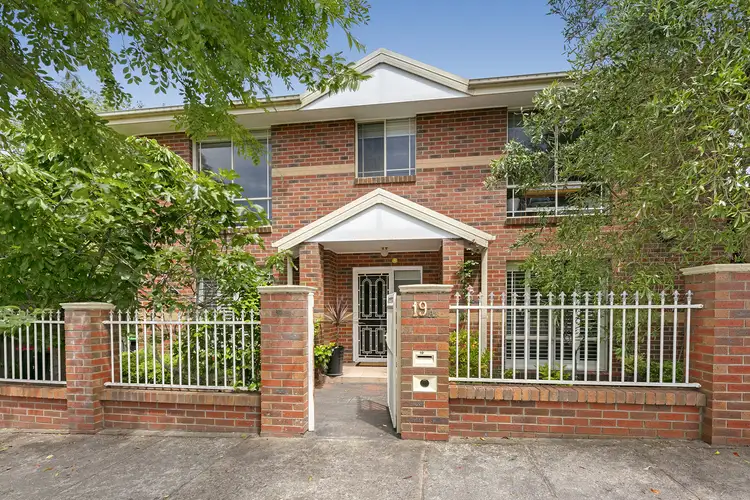 19A Friendship Square, Cheltenham VIC 3192